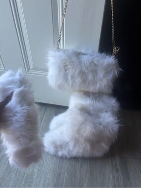 White Faux Fur 3 piece set (. Boots size 7 women)
